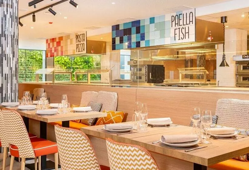 L'Azure Hotel 4* Sup