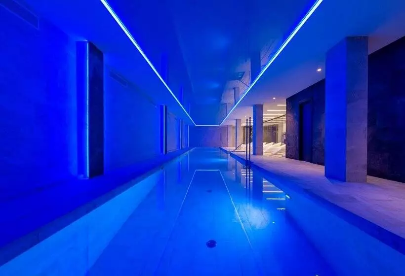 L'Azure Hotel 4* Sup