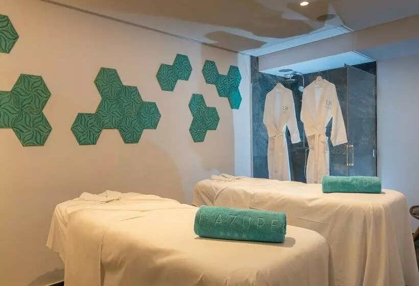 L'Azure Hotel 4* Sup