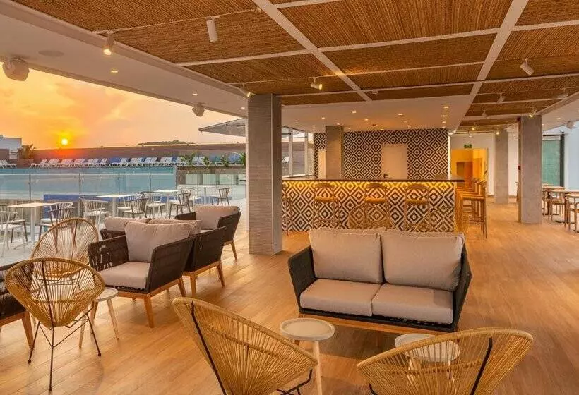 L'Azure Hotel 4* Sup