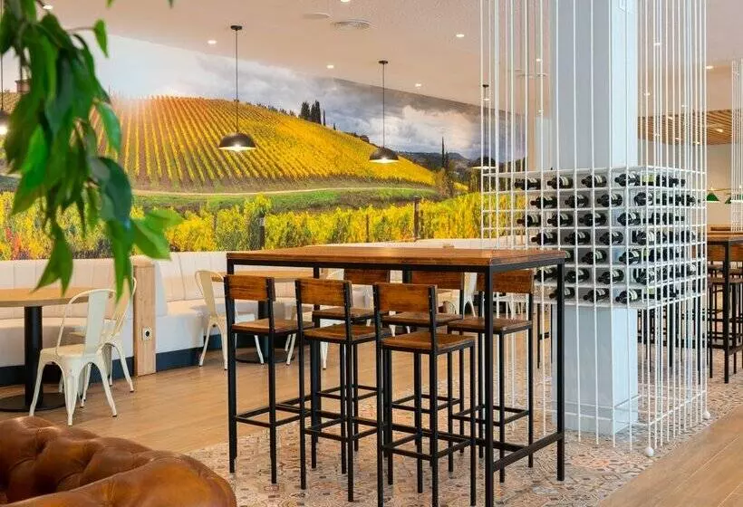 L'Azure Hotel 4* Sup