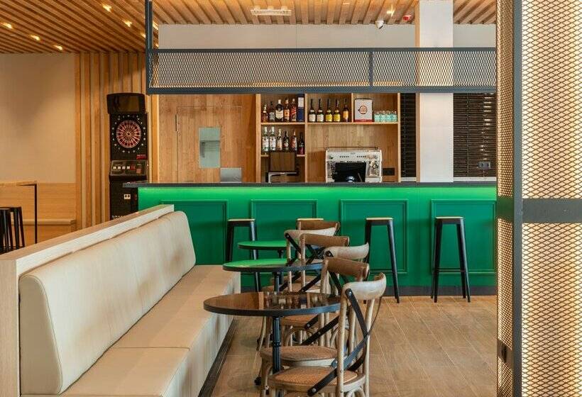 L'Azure Hotel 4* Sup