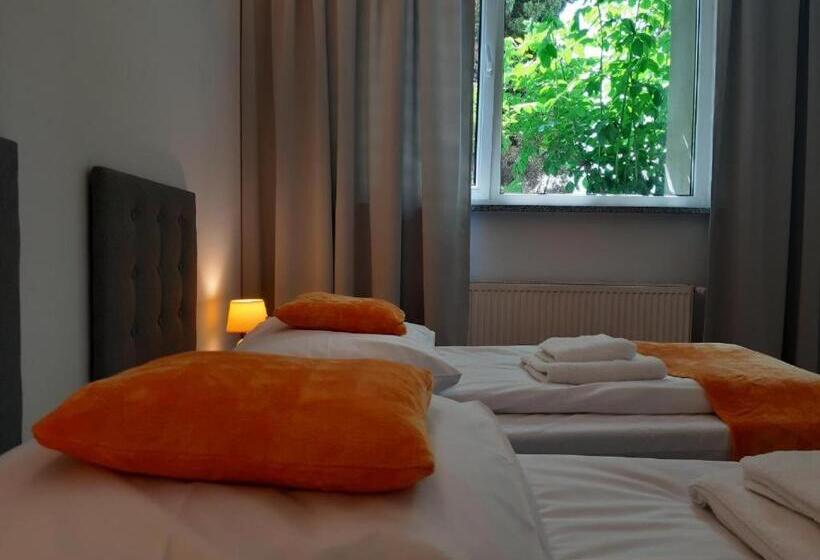 בית מלון כפרי Miodowy