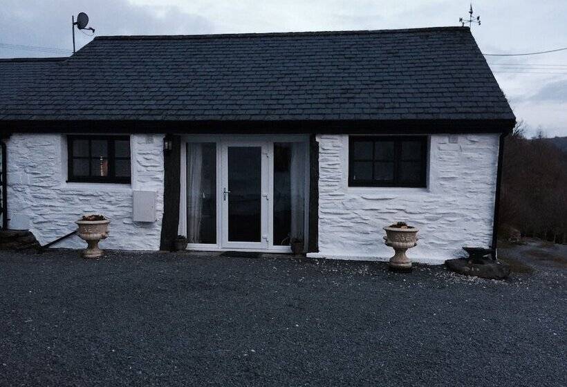 Impeccable 2 Bed Cottage Near Betws Y Coed