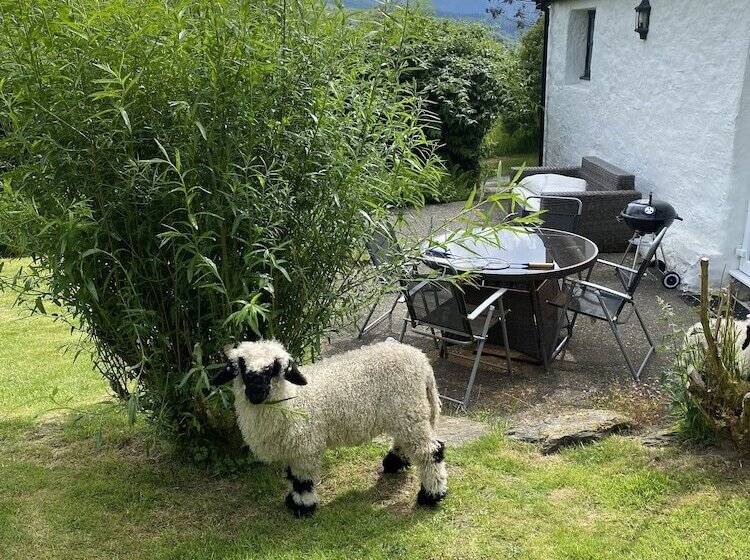 Impeccable 2 Bed Cottage Near Betws Y Coed