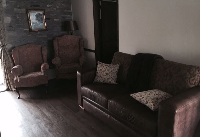 Impeccable 2 Bed Cottage Near Betws Y Coed