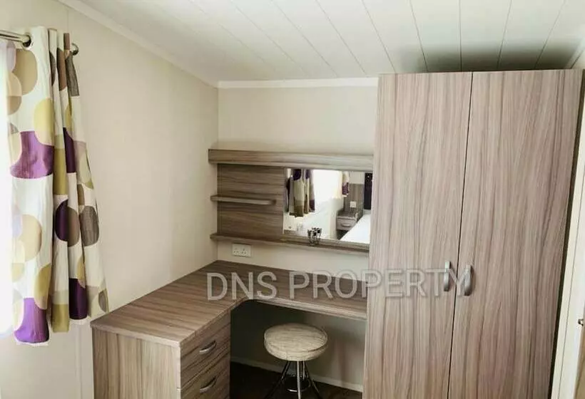 Luxury Caravan Only 10 Mins From The Beach