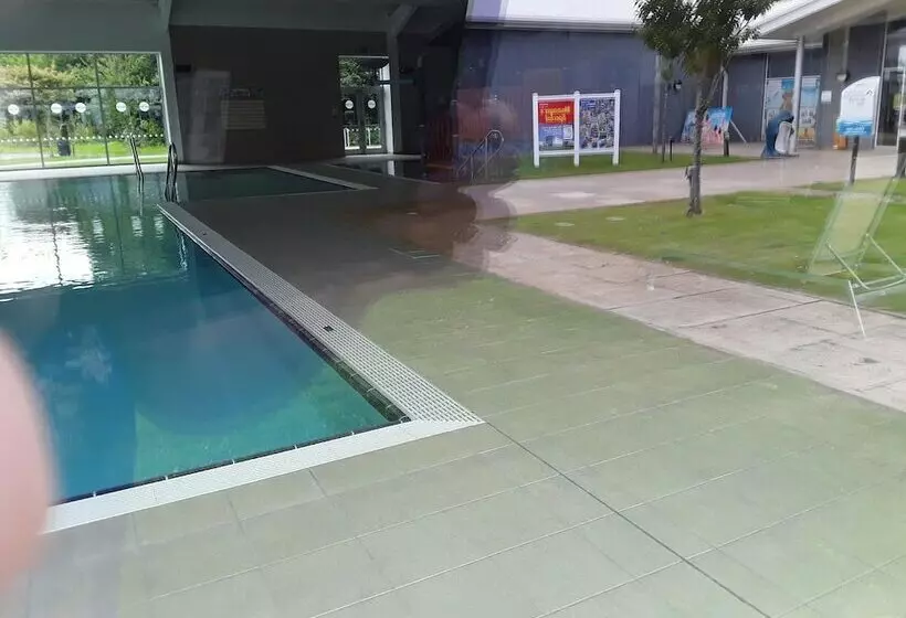 Luxury Caravan Only 10 Mins From The Beach