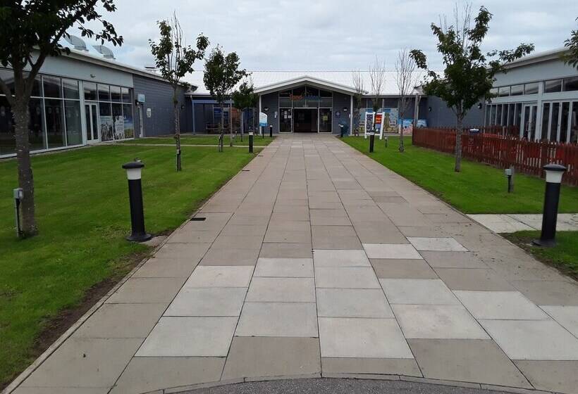 Luxury Caravan Only 10 Mins From The Beach