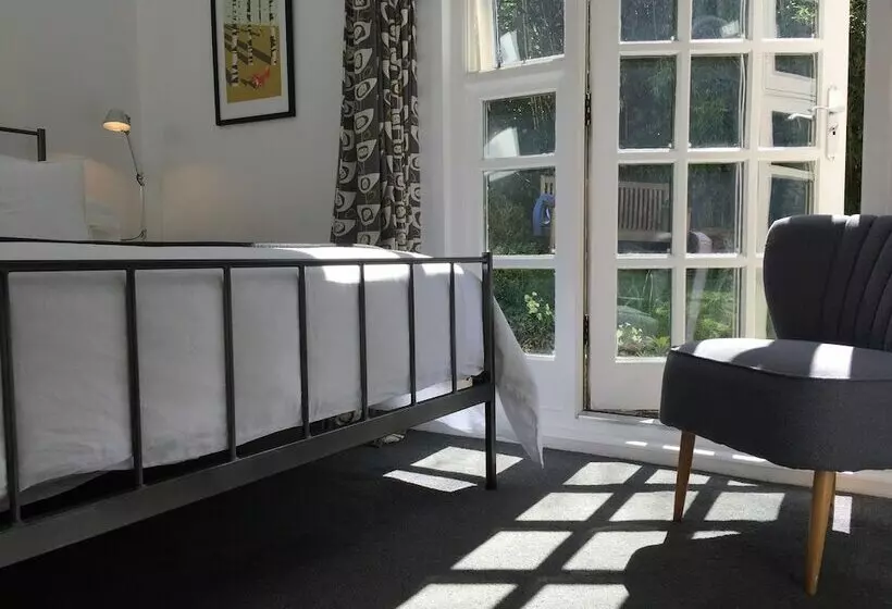 Spring Cottage B&b