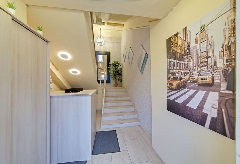 City Crown Apartaments