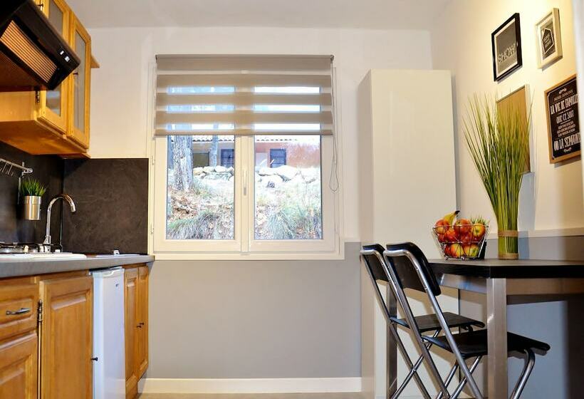 Hotell Sites Et Paysages L Orée De Provence