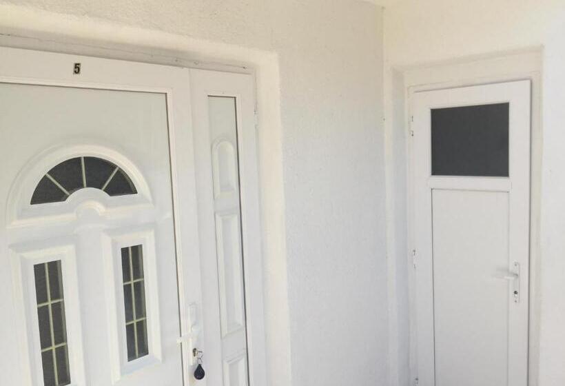 بنسيون Apartments Rako