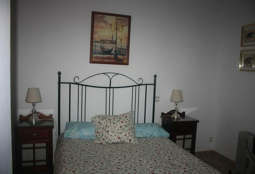 پانسیون Patio De La Fuenseca