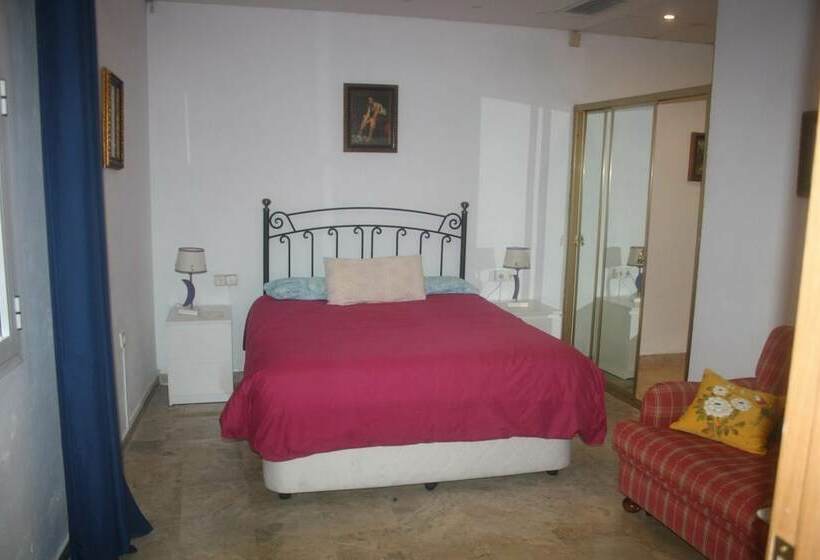 پانسیون Patio De La Fuenseca