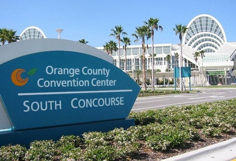 10 Beds! Modern House. Universal & Convention