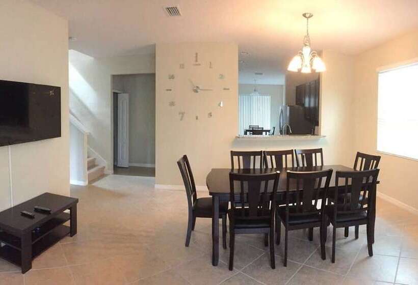 10 Beds! Modern House. Universal & Convention