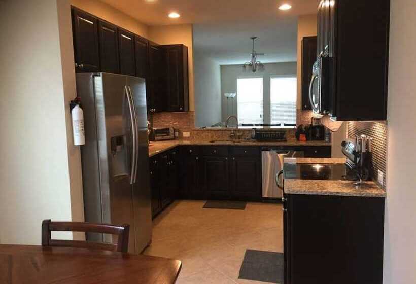 10 Beds! Modern House. Universal & Convention