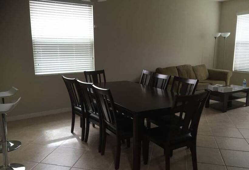 10 Beds! Modern House. Universal & Convention