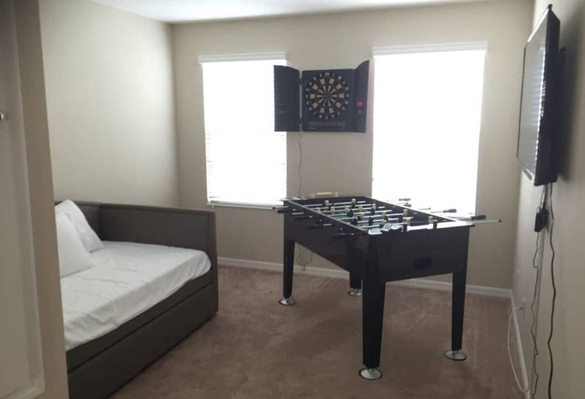 10 Beds! Modern House. Universal & Convention