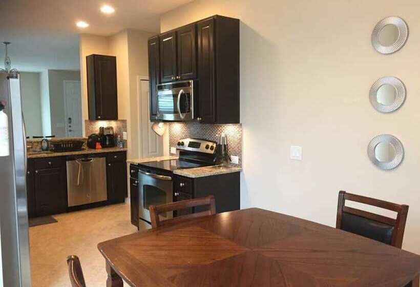 10 Beds! Modern House. Universal & Convention