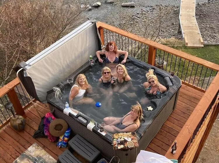 Hostelli The Electric Bungalow