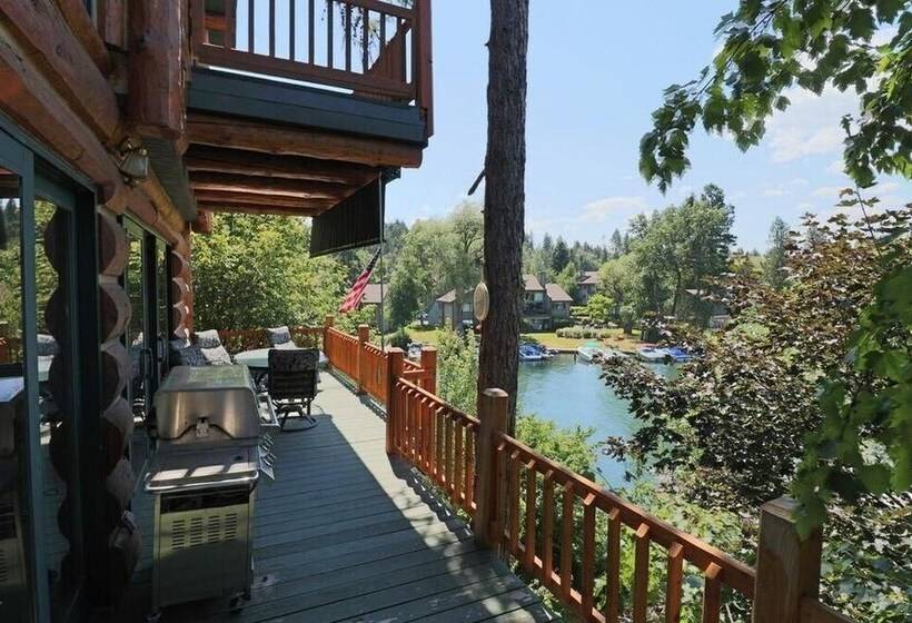 簡易ホテル The Electric Bungalow