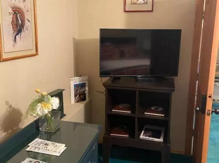 Hostelli The Electric Bungalow