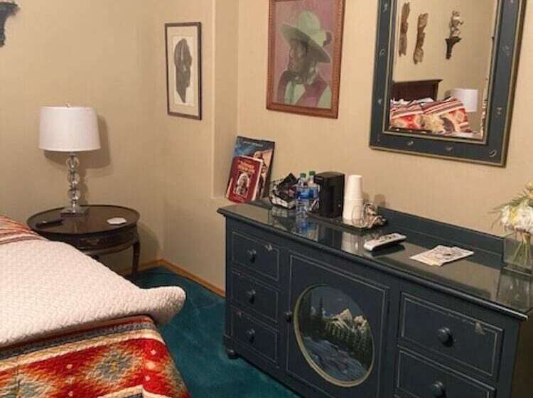 簡易ホテル The Electric Bungalow