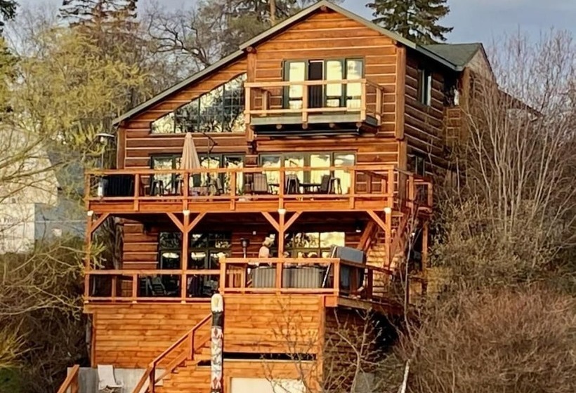 簡易ホテル The Electric Bungalow