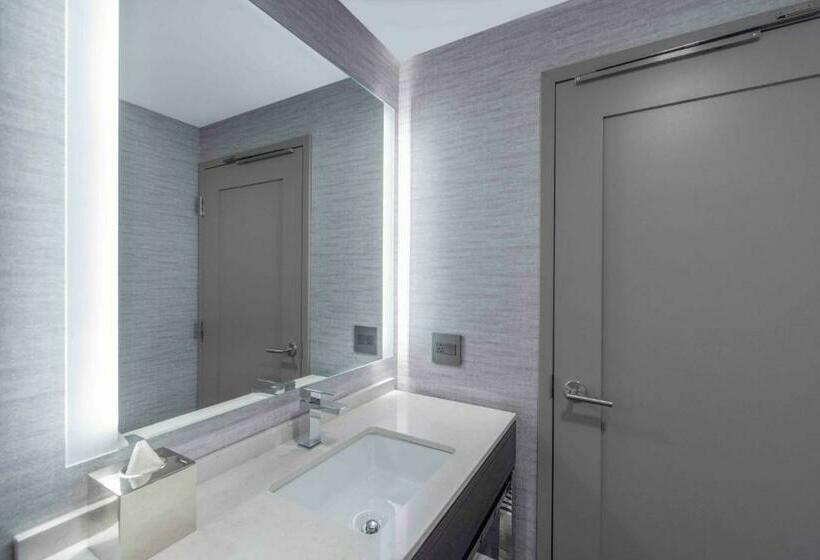 호텔 Holiday Inn Express   Boston Logan Airport   Revere, An Ihg