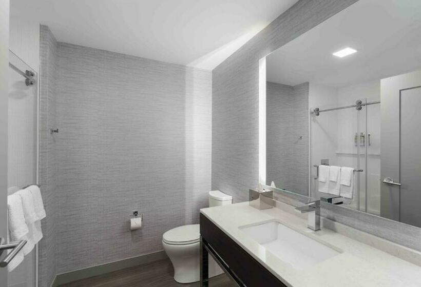 호텔 Holiday Inn Express   Boston Logan Airport   Revere, An Ihg