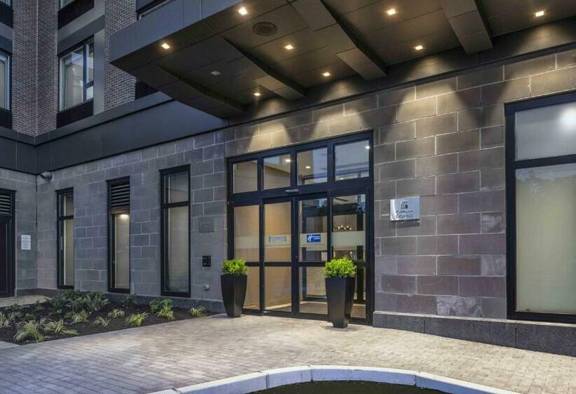 호텔 Holiday Inn Express   Boston Logan Airport   Revere, An Ihg