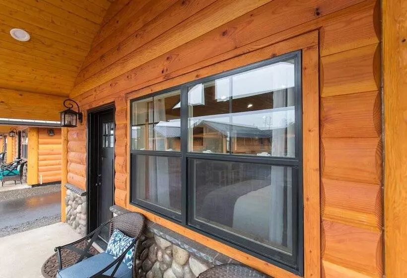 Hotelli Woodland Inns