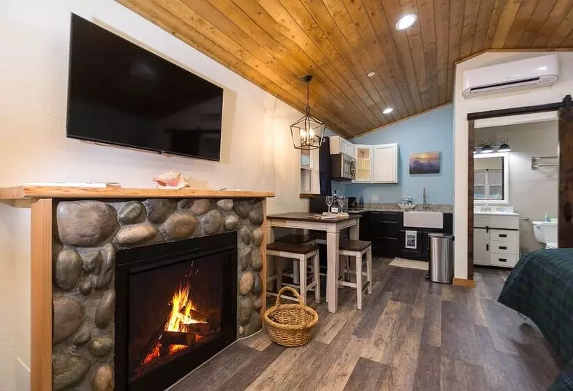 Hotelli Woodland Inns