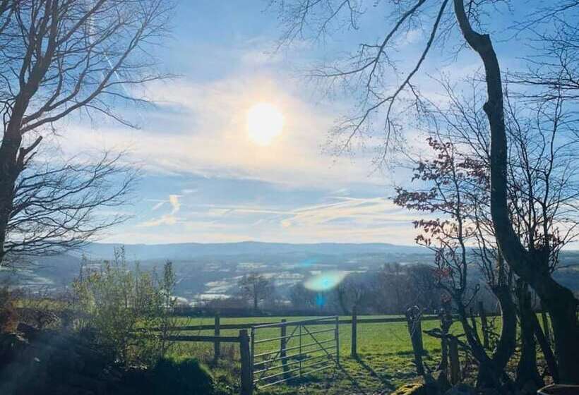 Pencastell Views Pod With Stunning Views