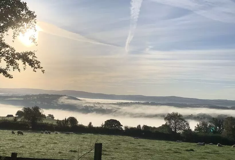 Pencastell Views Pod With Stunning Views