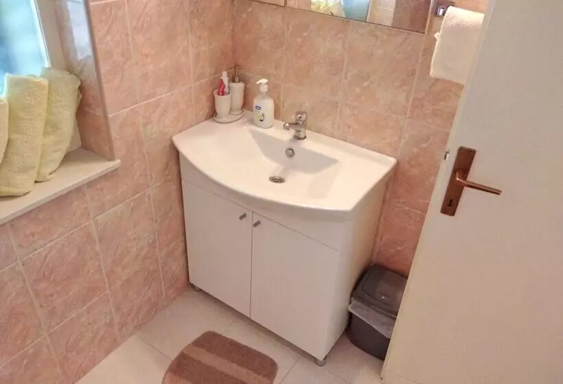 Majatalo Guest House Hazdovac