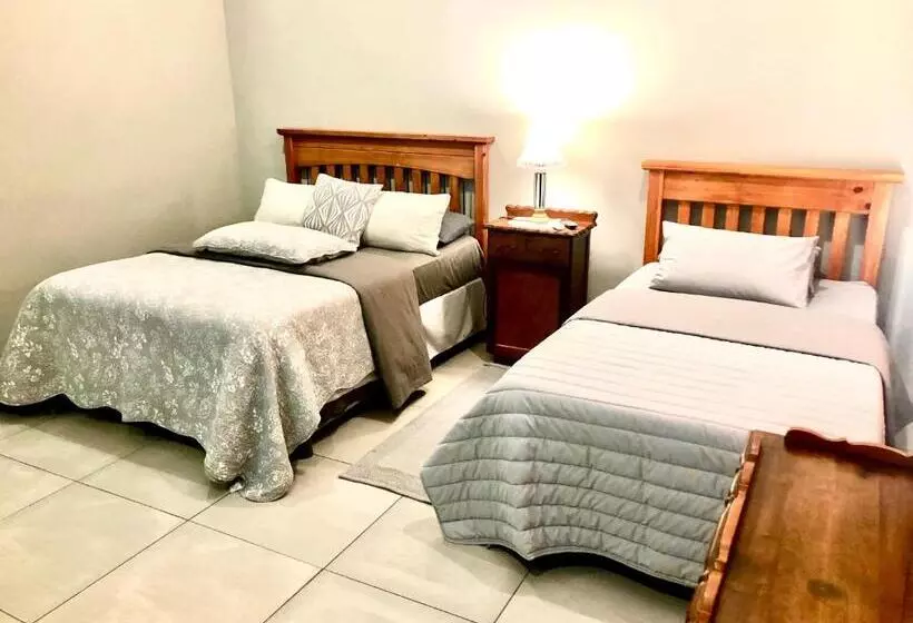 Majatalo Rooibos Retreat