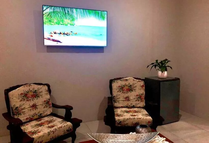 Majatalo Rooibos Retreat