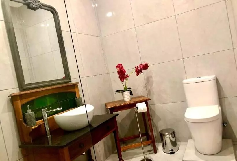 Majatalo Rooibos Retreat