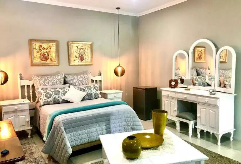 Majatalo Rooibos Retreat