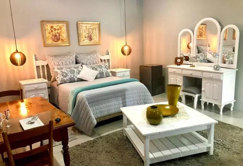 Majatalo Rooibos Retreat