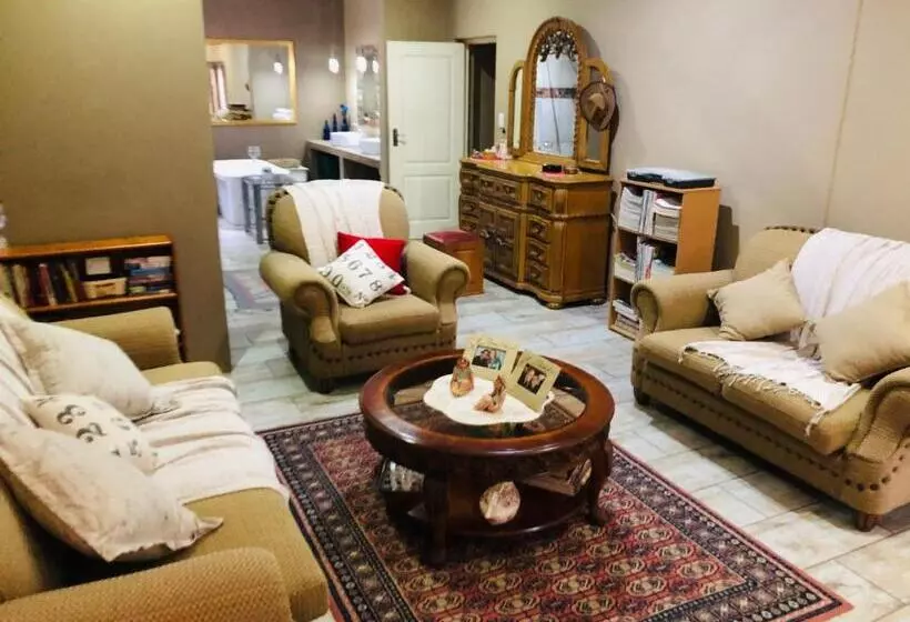 Majatalo Rooibos Retreat