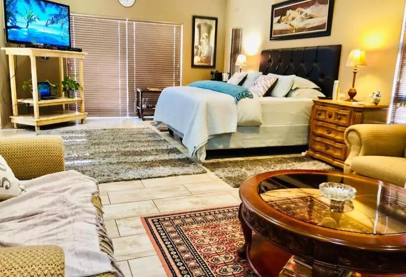 Majatalo Rooibos Retreat