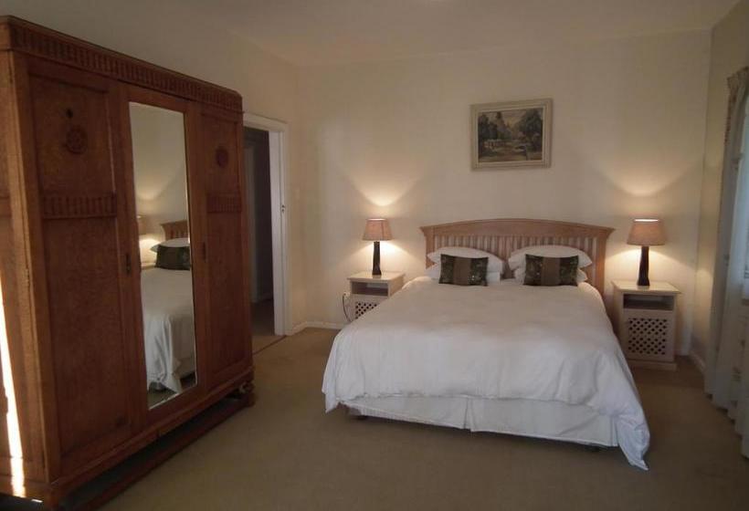 פנסיון The Cock House