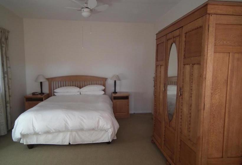 פנסיון The Cock House