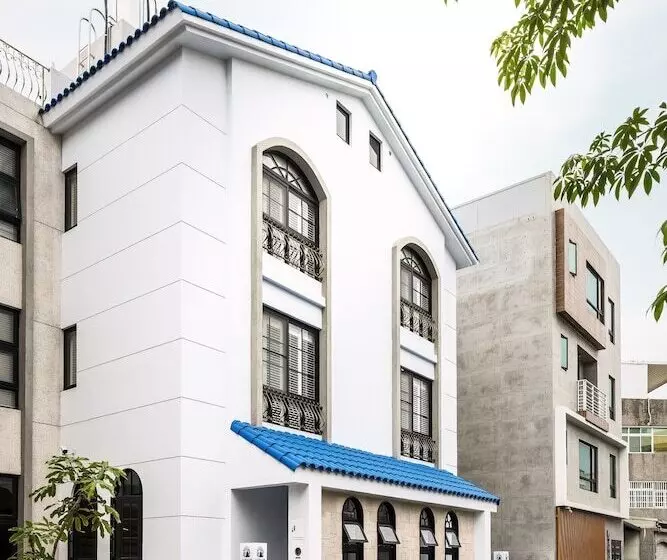 تختخواب و صبحانه Madam's Mansion Homestay