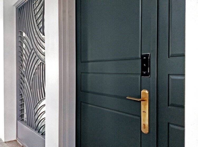 تختخواب و صبحانه Madam's Mansion Homestay