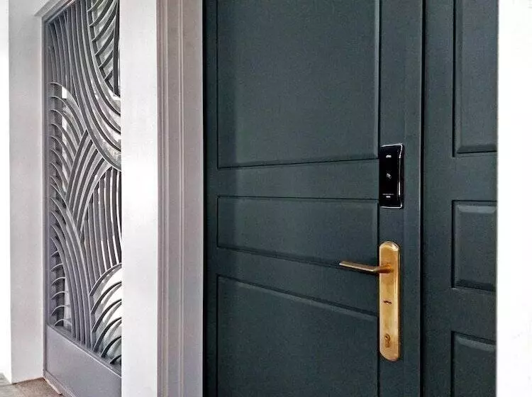 تختخواب و صبحانه Madam's Mansion Homestay